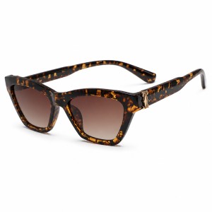 Stylish Tortoise Pattern Sunglasses – Trendy Brown & Black Matte Frame with Golden Accent Temple, Chic Casual Square-Rectangle Cat-Eye Eyewear for Women