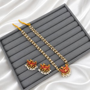 Adorn yourself with a touch of tradition in an exclusive pearl and Meenakari jewellery set!